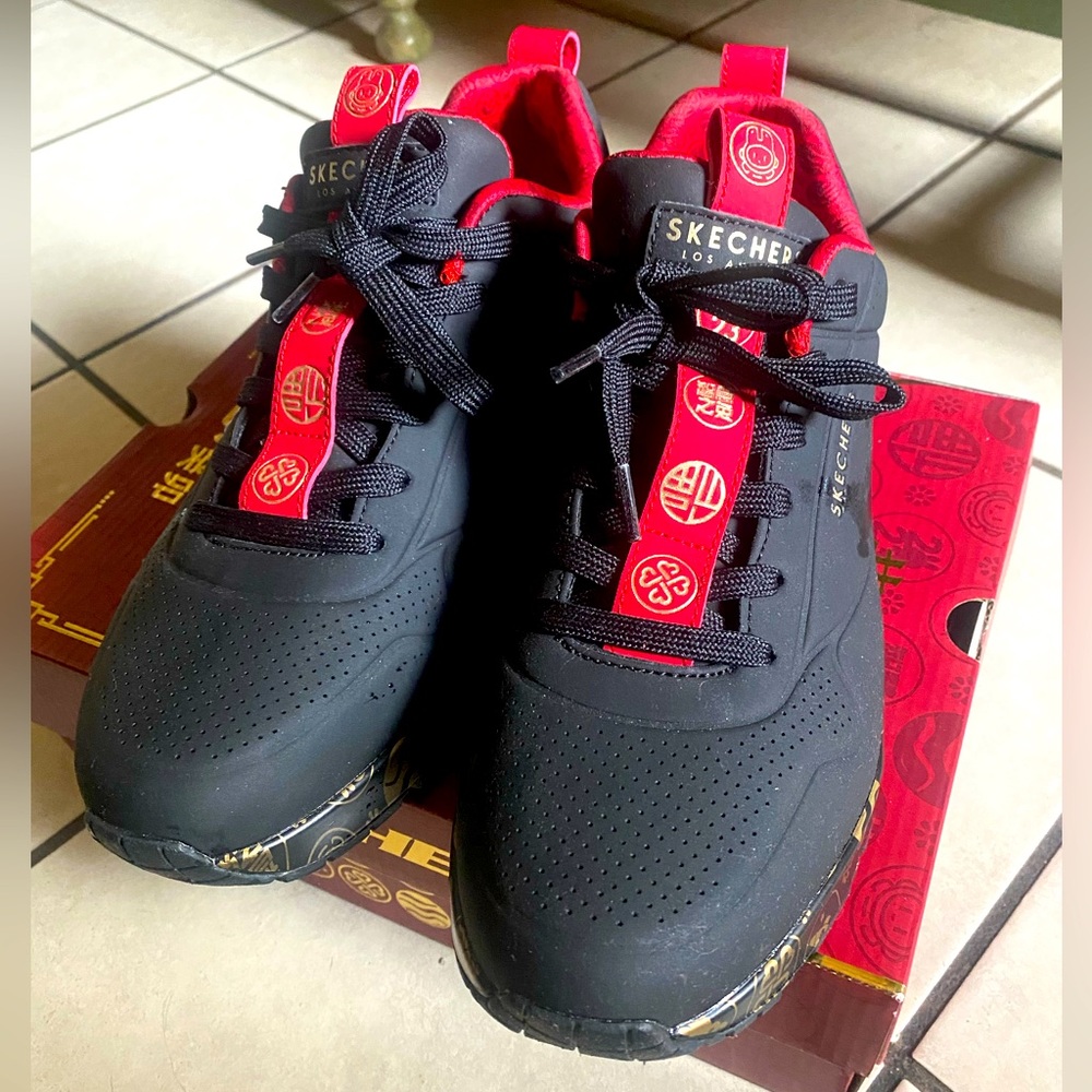 Skechers
